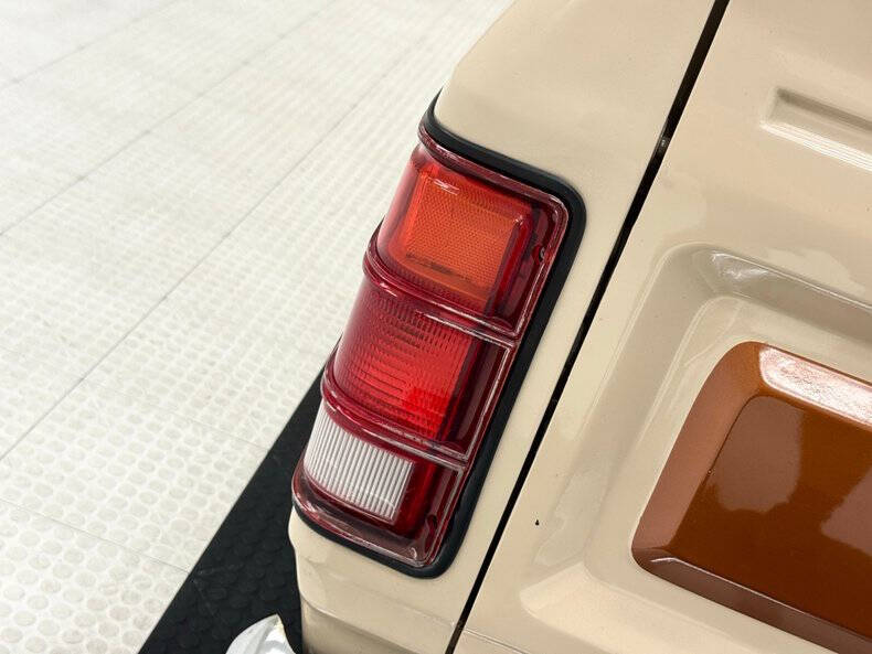 1984 Dodge D100 Pickup