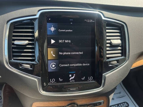 2022 Volvo XC90 T6 Momentum 7-Passenger