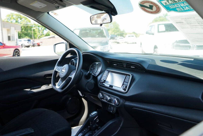 2022 Nissan Kicks S