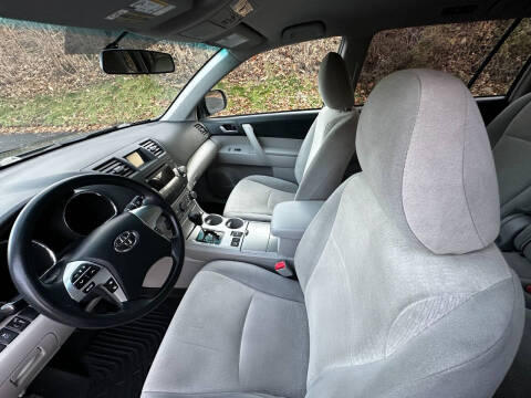 2012 Toyota Highlander SE