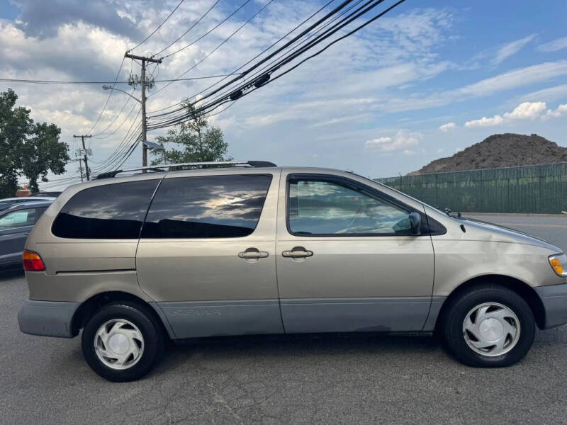 2000 Toyota Sienna