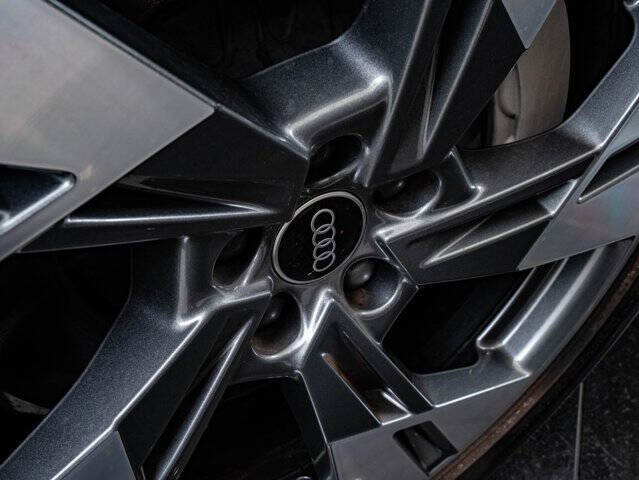 2021 Audi e-tron quattro Premium