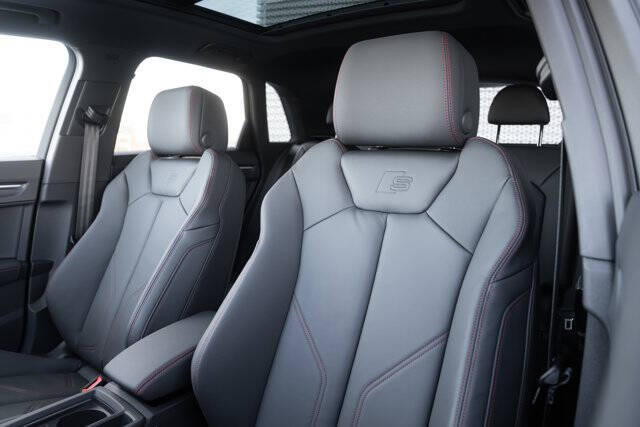 2025 Audi Q3 quattro S line Prem Plus 45 TFSI