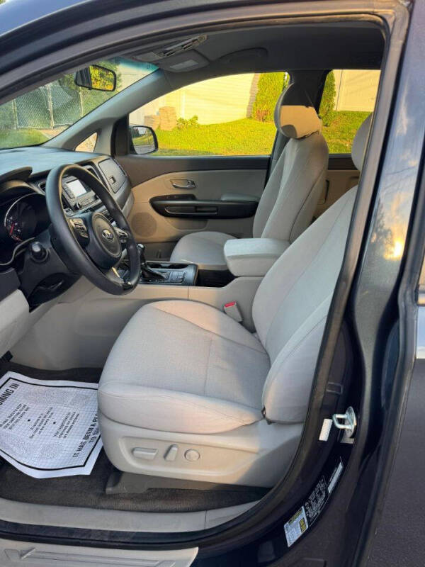 2016 Kia Sedona LX