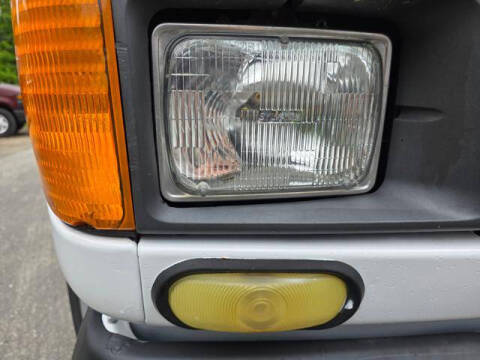 2005 Ford E-Series E-350 SD