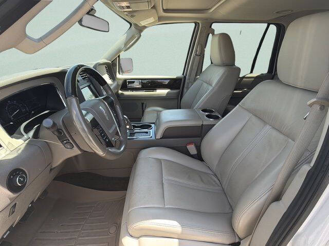 2017 Lincoln Navigator Select