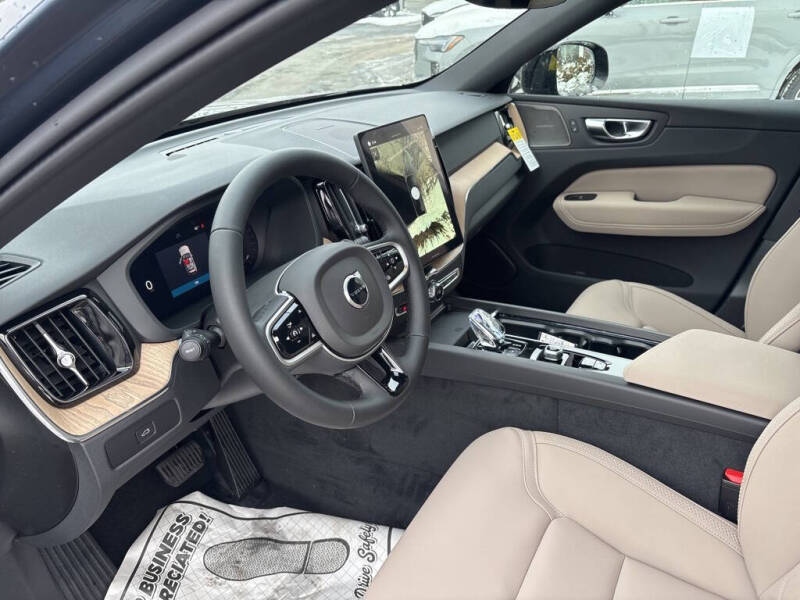 2026 Volvo XC60 B5 Plus