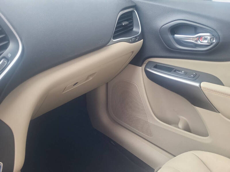 2019 Jeep Cherokee Latitude