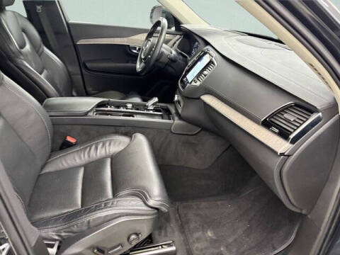 2021 Volvo XC90 Recharge T8 Inscription 6P