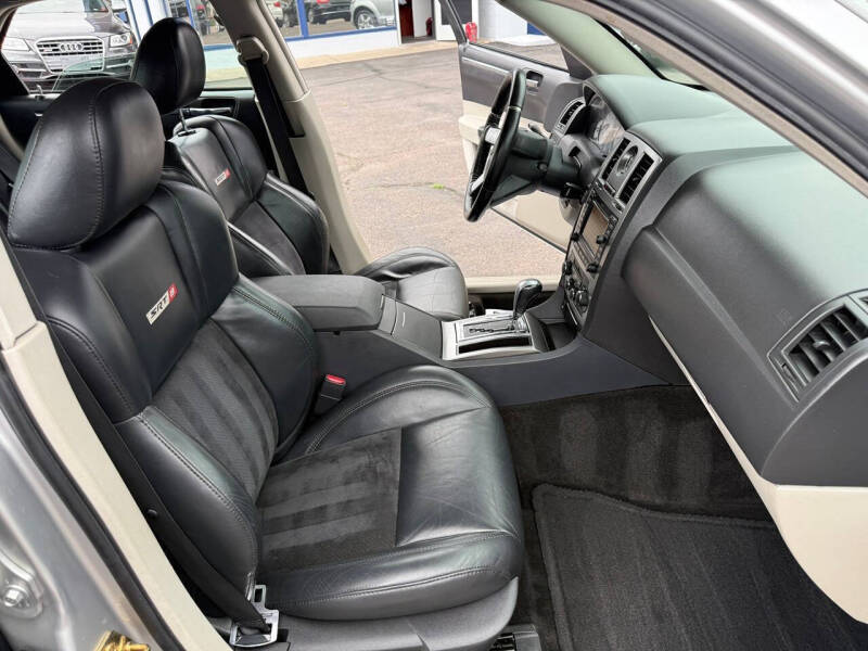 2006 Chrysler 300 SRT-8