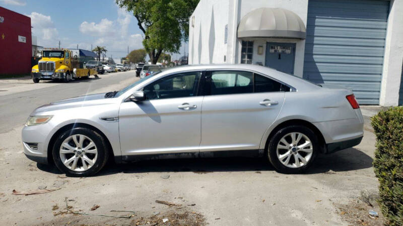 2011 Ford Taurus SEL