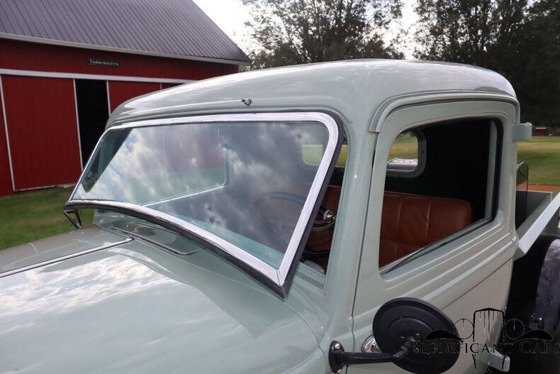 1933 Plymouth Model PC