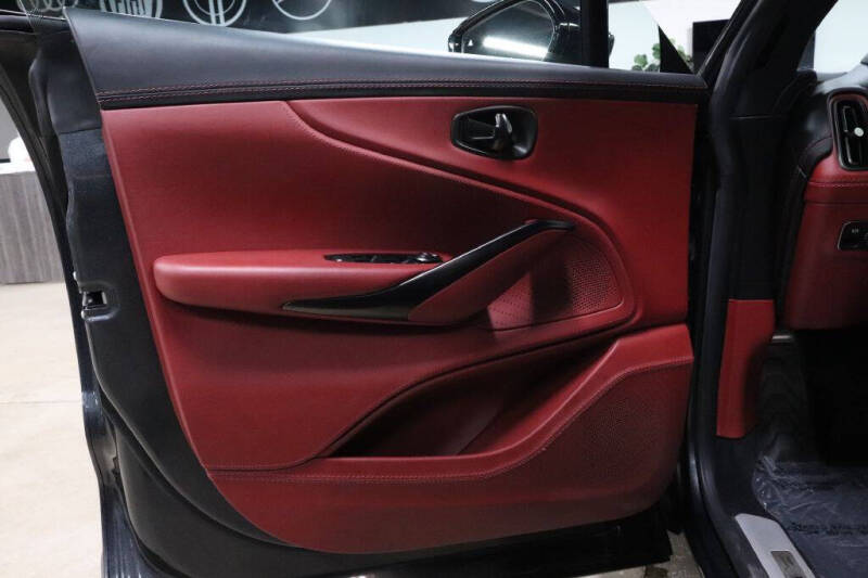 2021 Aston Martin DBX