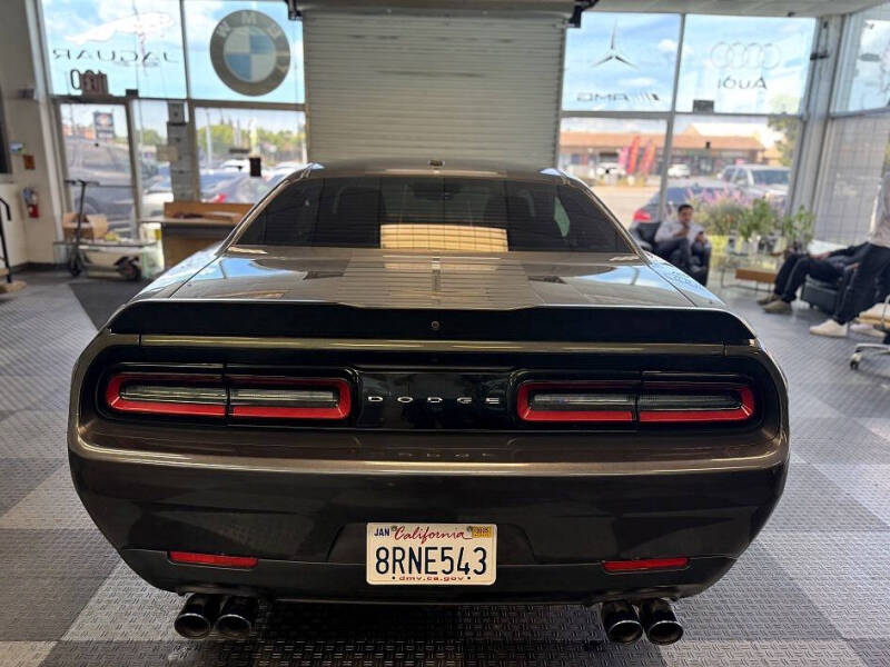 2017 Dodge Challenger SXT