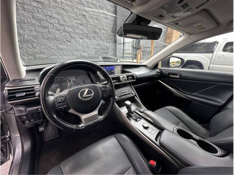 2017 Lexus IS 200t