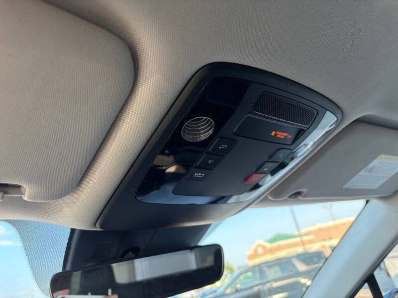 2023 Kia Carnival EX