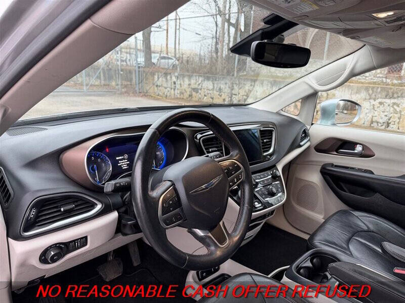 2017 Chrysler Pacifica Touring-L Plus