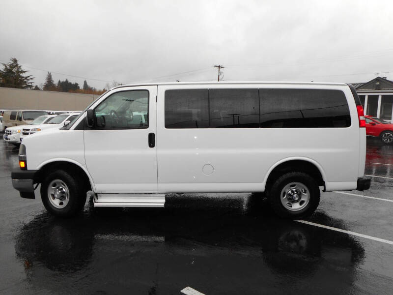 2017 Chevrolet Express LT 3500