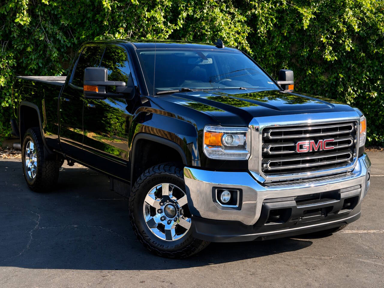 Black 2016 GMC Sierra 2500HD SLE 4x4 SLE 4dr Double Cab SB 2