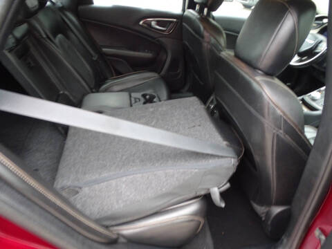 2016 Chrysler 200 C
