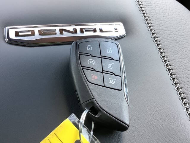 2025 GMC Yukon XL Denali