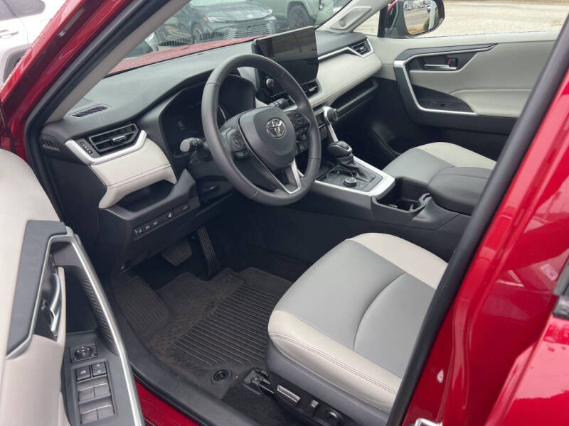 2025 Toyota RAV4 Hybrid XLE Premium