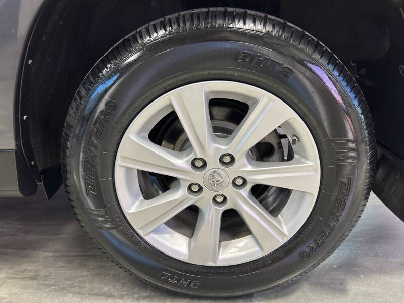 2011 Toyota Highlander SE