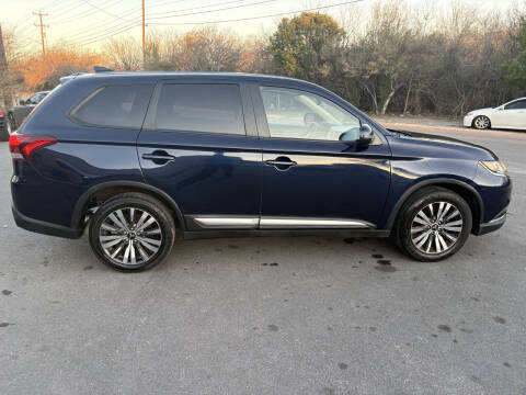 2020 Mitsubishi Outlander SE