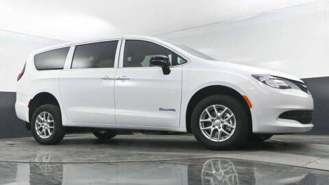 2025 Chrysler Voyager LX