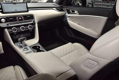 2023 Genesis G70
