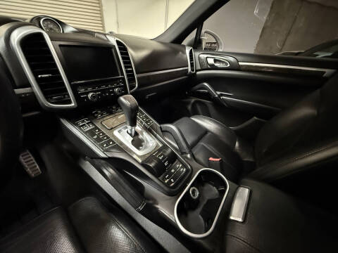 2016 Porsche Cayenne S E-Hybrid