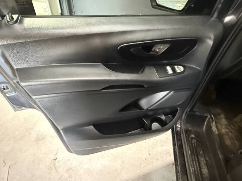 2018 Mercedes-Benz Metris Worker Passenger