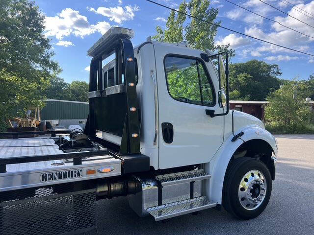 2022 Freightliner M2 106