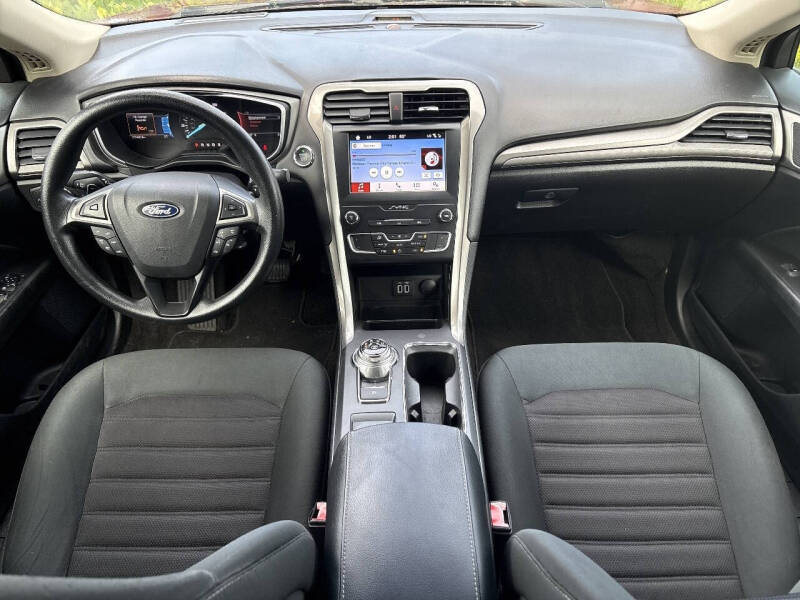 2019 Ford Fusion SE