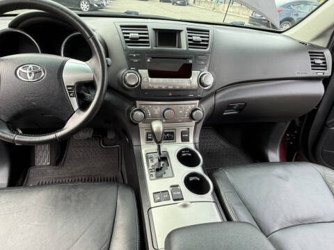 2012 Toyota Highlander SE