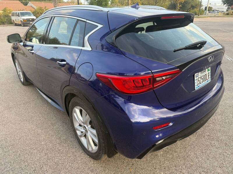 2018 Infiniti QX30 Premium