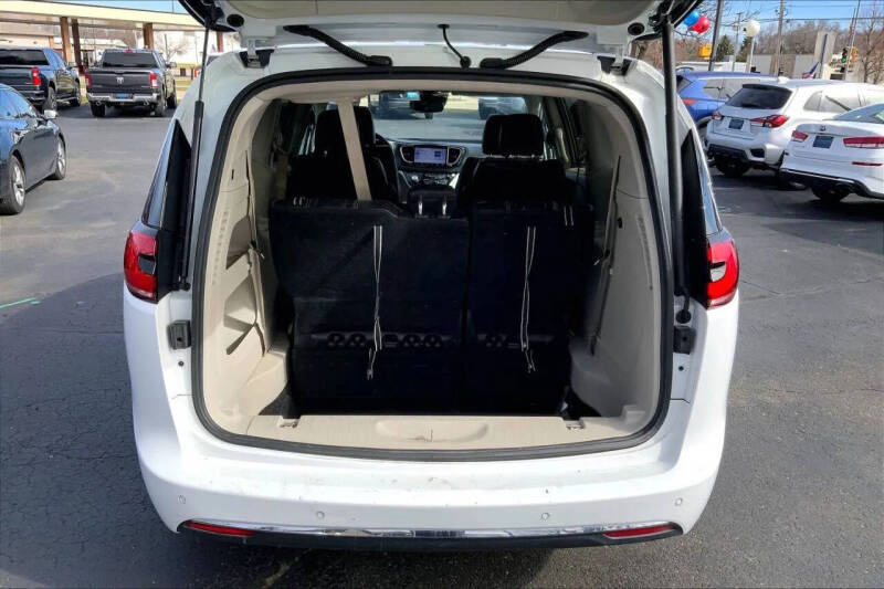 2022 Chrysler Pacifica Touring L