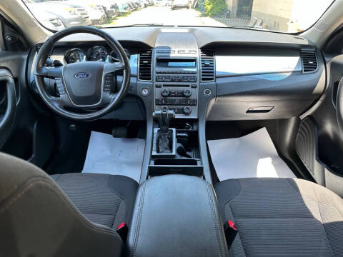 2010 Ford Taurus SEL