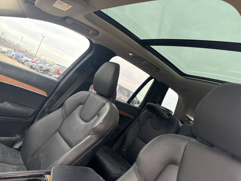 2024 Volvo XC90 B5 Plus Bright Theme