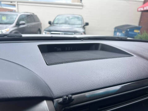 2015 Toyota Sequoia SR5