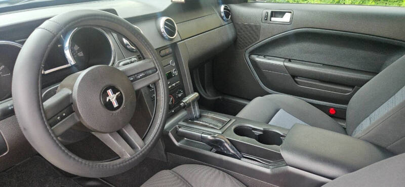 2008 Ford Mustang V6 Deluxe