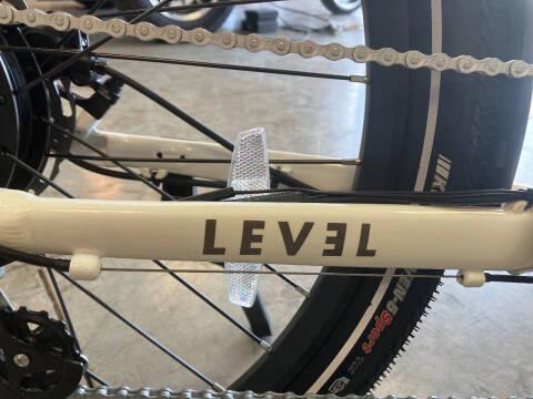 2024 Aventon Ll4f7123