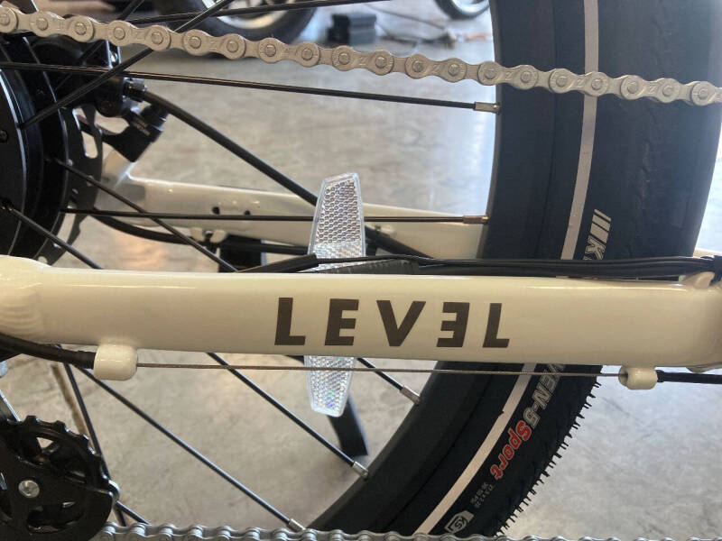 2024 Aventon Ll4f7123