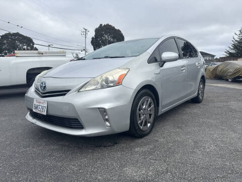 2012 Toyota Prius v Five