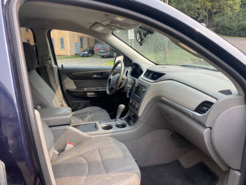 2017 Chevrolet Traverse LS