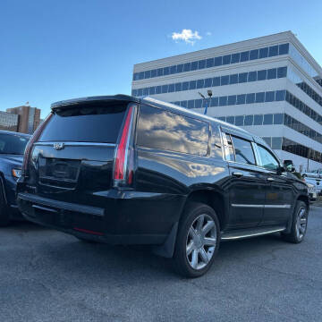 2018 Cadillac Escalade ESV Luxury