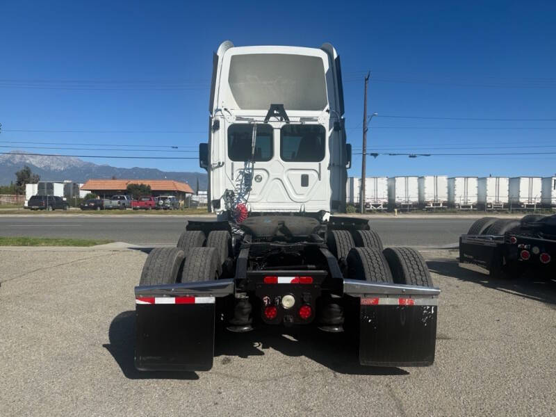 2014 Freightliner Cascadia