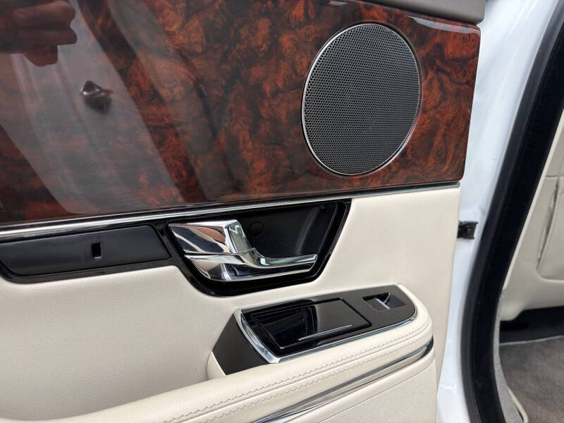 2012 Jaguar XJ