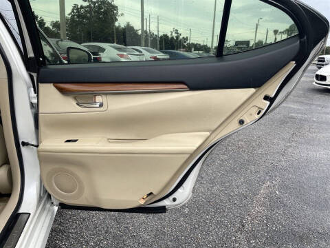 2015 Lexus ES 300h