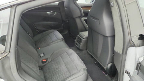 2024 Audi e-tron GT quattro Prestige